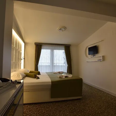 Safari Hotel 3*