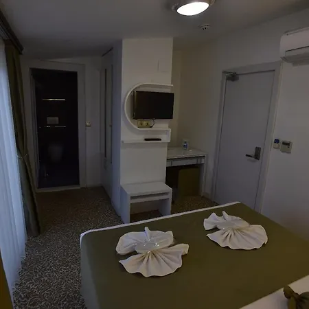 Safari Hotel